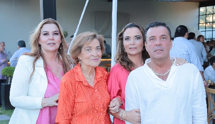  Gabriela Lozano, Nona Berrones, Fernanda Lozano y David Lozano.