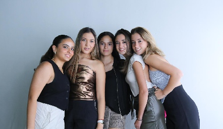  Liliana Tobías, Marijó Flores, Macarena Fernández, Natalia Michel y Camila Ocejo.