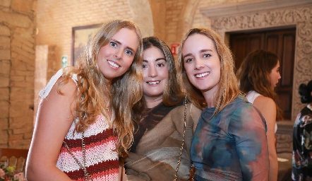  Ingrid Velasco, Silvana Zendejas y Mariana Fernández.