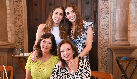  Mónica Torres, Mariana Alcalá, Marus Hernández y Constanza Escobedo Olmos.