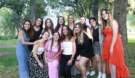  Marisol González con sus amigas de toda la vida.
