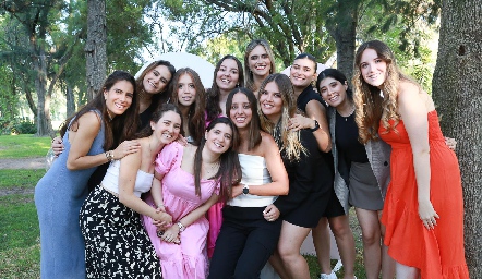  Marisol González con sus amigas de toda la vida.