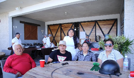  Gregorio Martínez, Kevin Marmolejo, Dana Marmolejo, Juana Marmolejo y Zaira Ortiz.