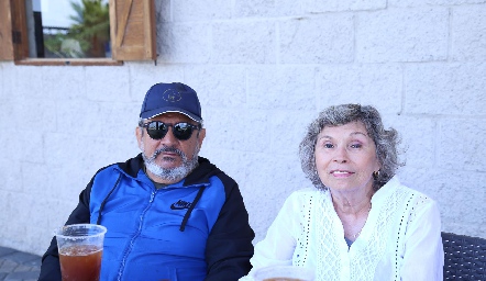 Felipe Buendía y Rebeca García.