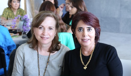  Leticia Armería y Karime Mustre.
