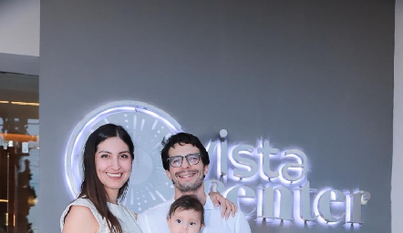  Liz Martínez, Matías Autrique y René Autrique.