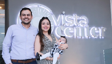  Oscar Morado, Mariana Escalante y Andrea Morado.