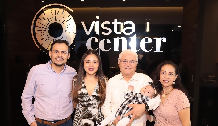  Oscar Morado, Mariana Escalante, Francisco Escalante, Isabel Castañón y Andrea Morado.