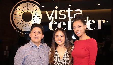  Francisco Escalante, Mariana Escalante y Anahí Velázquez.