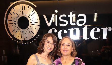  Carmen Soria con su mamá María del Carmen Orozco.