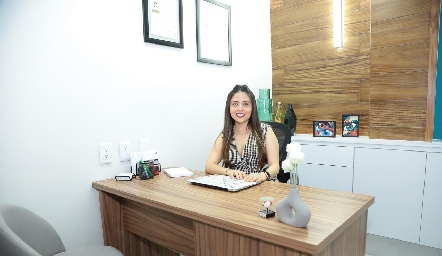  Mariana Escalante.