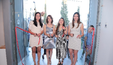  Karina Martínez, Carmen Soria, Mariana Escalante y Liz Martínez.