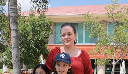  Samantha Martínez Gutiérrez, Regina García, Aranza Basurto y Begoña Sharp.