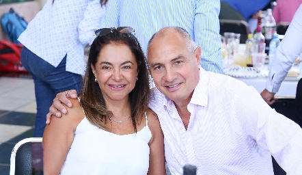 Lucy Sustaita y Héctor García.