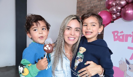  Diego Ruiz, Elizabeth Berrones y José Manuel Ruiz.