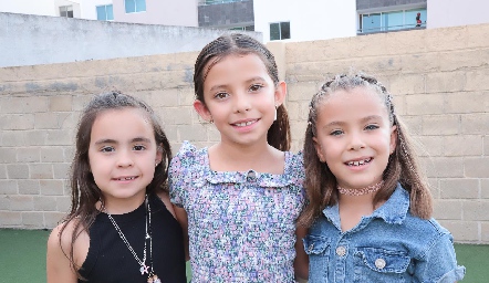  María Pía, Luciana y Carlota.