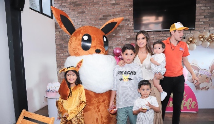  La foto del recuerdo con Eevee.