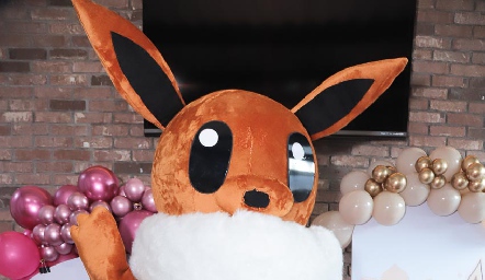  Eevee, Juan Pablo y Loretta Rojo.