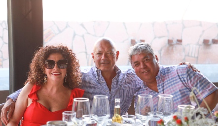  Roxana Gómez, Bernardo Meade y Gerardo Córdova.