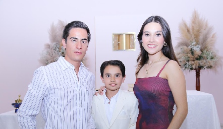  Juan, Juanqui Conde y Camila Garza.