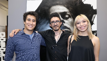  Aldo Axel Díaz, Sebastián Trujillo y Leslie Cárdenas.