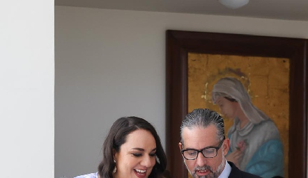  Julieta Garelli y Rodrigo Veytia, papás de Regina.
