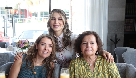  Verónica Subirana, Sofía Muñiz y Linda Goldaracena.