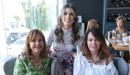 Lucía Estrada, Sofía Muñiz y Leticia Esparza.
