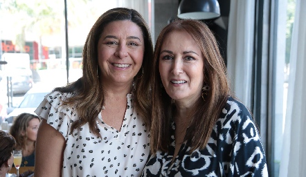 Daniela Clark y Laura de Ortuño.