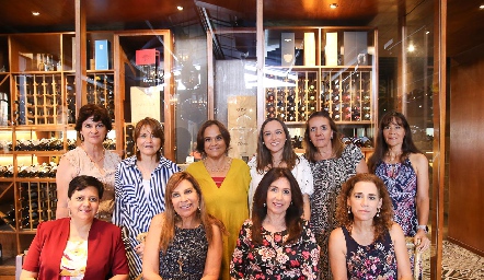  Marisa, Claudia García, Elisa Robles, María José Ramírez, María Dolores Castillo, Marcela Briones, Lía Rodríguez, Maite, Martha Mendoza y Ana González.