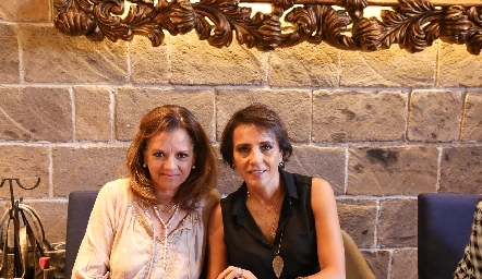  Lula Enríquez y Patricia Ramos.
