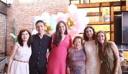  Raquel Ortiz, Jorge López , Andrea Ascanio, Raquel de Alba, Raquel Vega y Adriana Muñoz.