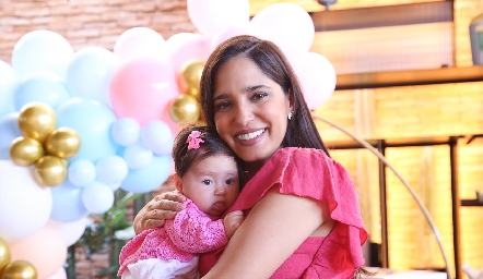  Andrea Ascanio con su sobrina María Emilia.