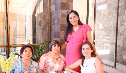  Margarita Martínez de Rosas, Rosy Martínez, Andrea Ascanio y Miriam Rosas.