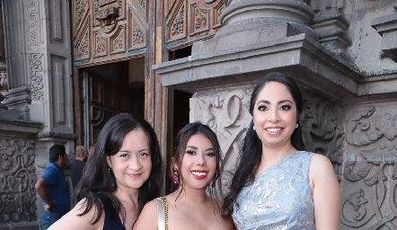  Maricela Huerta, Fernanda Torres y Mariana Huerta.
