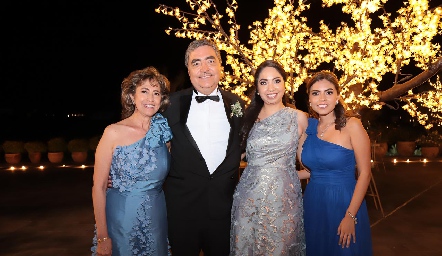  Rocío Torres, José Juan Huerta, Mariana Huerta y Ana Sofía Huerta.