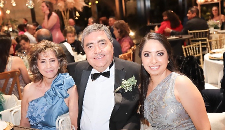  Rocío Huerta, José Juan Huerta y Mariana Huerta.