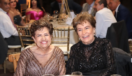  Soledad Armenta y Amelia Romero.