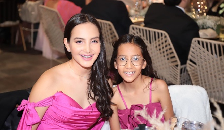  Paola y Andrea Torres.