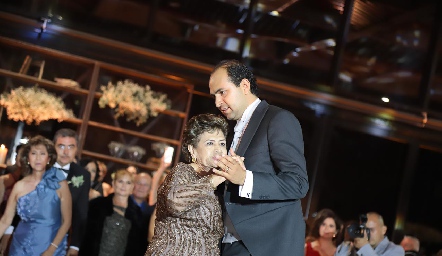  Vals Familiar de los nuevos esposos Nathalie Rivera y Gerardo Huerta.