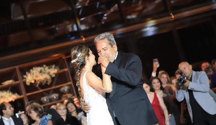  Vals Familiar de los nuevos esposos Nathalie Rivera y Gerardo Huerta.
