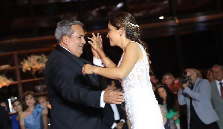  Vals Familiar de los nuevos esposos Nathalie Rivera y Gerardo Huerta.