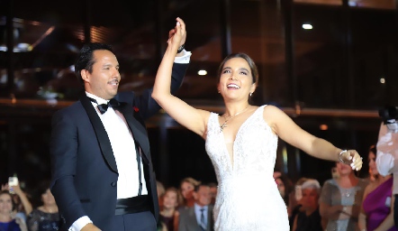  Vals Familiar de los nuevos esposos Nathalie Rivera y Gerardo Huerta.