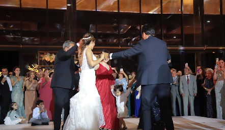  Vals Familiar de los nuevos esposos Nathalie Rivera y Gerardo Huerta.