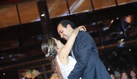  Vals Familiar de los nuevos esposos Nathalie Rivera y Gerardo Huerta.