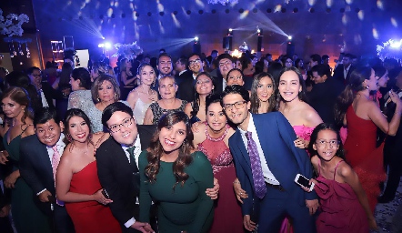  Boda de Nathalie Rivera y Gerardo Huerta muy contentos abrieron el baile.