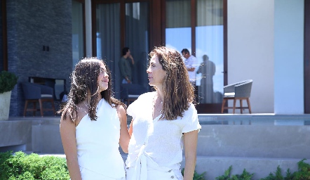  Sofía González y Gabriela Aranda.