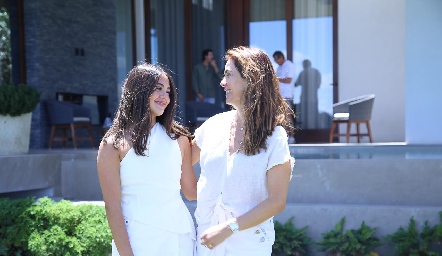  Sofía González y Gabriela Aranda.