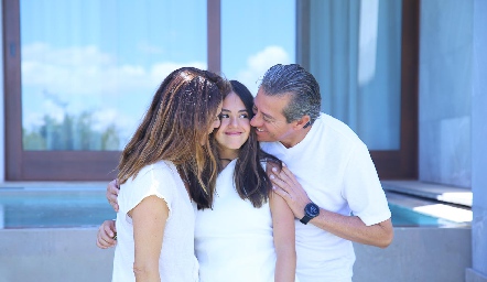  Gabriela Aranda, Sofía González y Gustavo González.