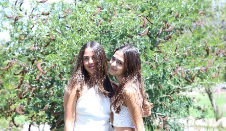  Sofía González y Loretta Castañedo.